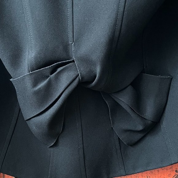 Elie Tahari Black Blazer,  size 4 - Picture 8 of 9